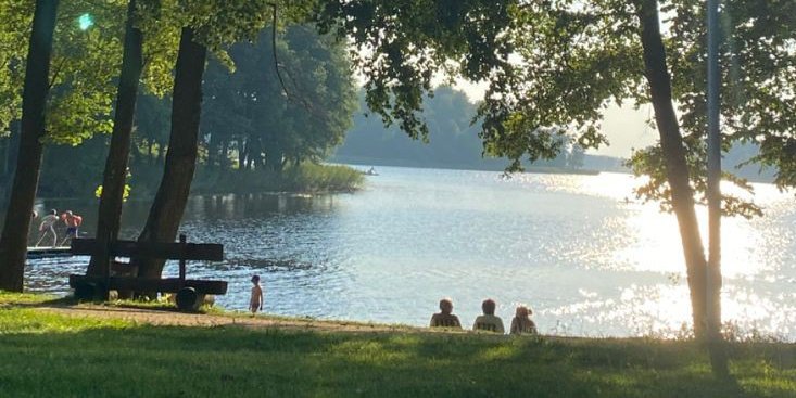 bydomin_'s tweet photo. 𝐀𝐋𝐋 𝐓𝐇𝐄 𝐓𝐇𝐈𝐍𝐆𝐒 - happened in summer

a jūn x reader au 

- wherein two people searching for love met in a right and perfect summer time. Summer fling or true love? what else could possibly go wrong? https://t.co/3XNotjkn9S