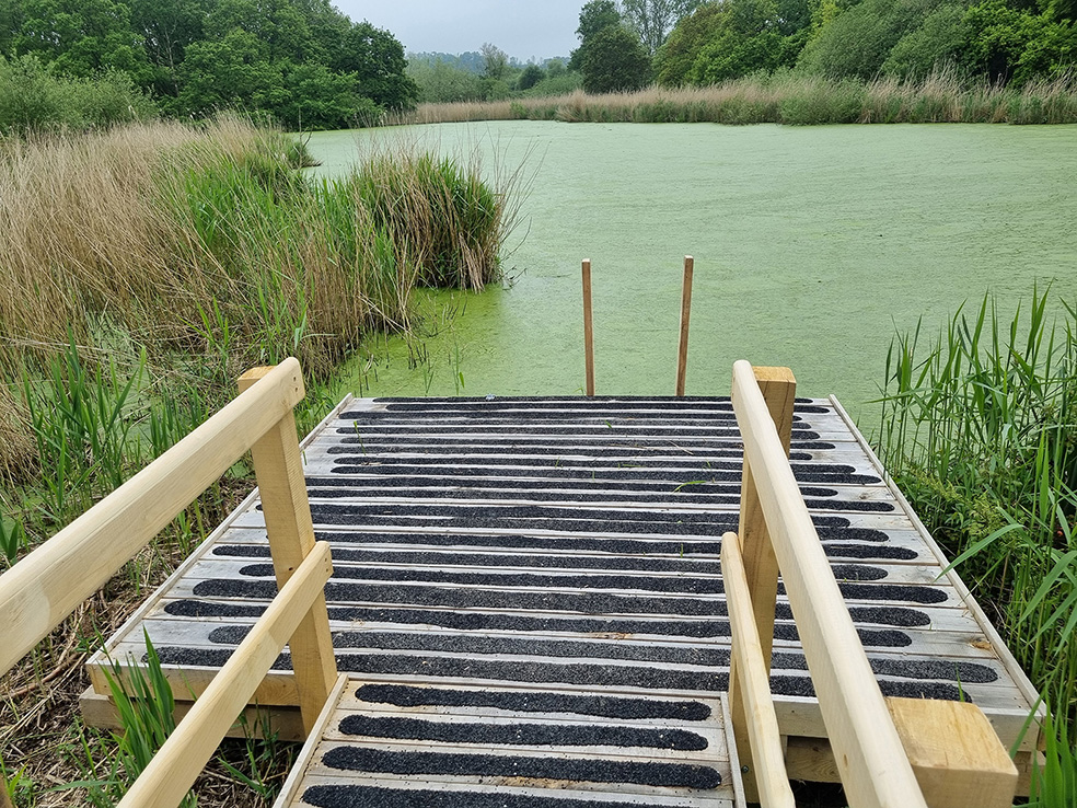 GreenspacePegs's tweet photo. A second boardwalk at the same site includes a boat launching platform providing water-side access for habitat management and control of invasive non-native species #InvasiveSpeciesWeek https://t.co/qVQpVeen1c