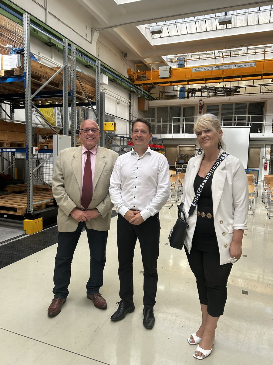 iLexSystems's tweet photo. Budapest University of Technology - Hungarian Logistics Association - iLex Innovation Marketplace  Innovation Conference. Inspiring research and development projects presented by associate professor Krisztiàn Bona, excellent professional moderation by MLE president Zoltan Doór. https://t.co/rnp8Sd3OOK