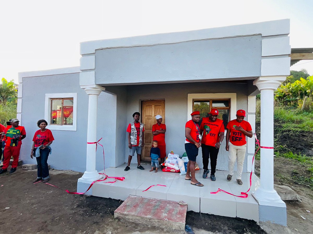EFFKZN's tweet photo. ♦️In Pictures♦️

During the door to door campaign in Ray Nkonyeni Ward 9, EFF KZN PCT Member, Fighter Thami Xuma, came across a lady who stays with her children in shack that was close to collapse.

The EFF committed to building the woman a house, and today, the house was officially handed over to her. 

The EFF is the only organization that cares about the dignity of a black person. Under the EFF government everyone will have a house with a flashing toilet.

#MalemaForSAPresident