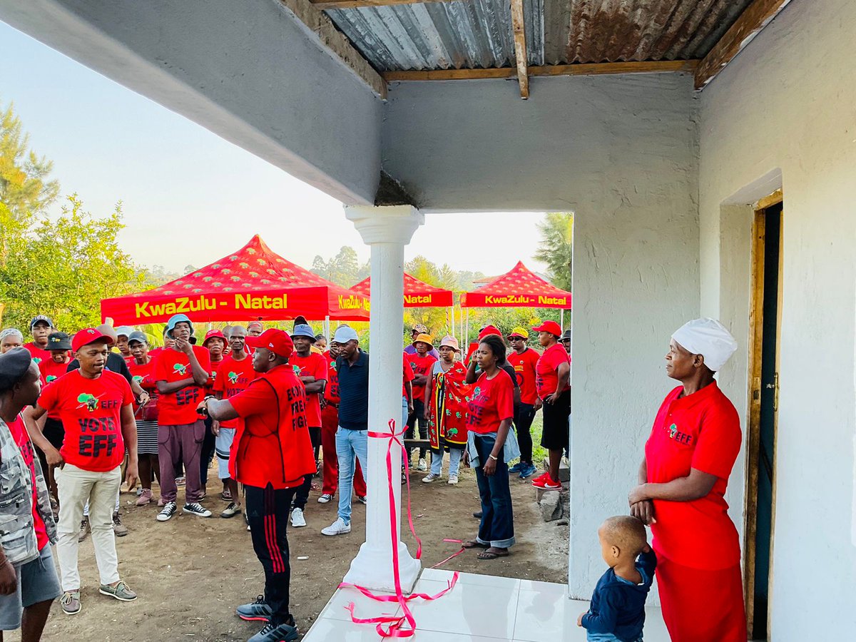 EFFKZN's tweet photo. ♦️In Pictures♦️

During the door to door campaign in Ray Nkonyeni Ward 9, EFF KZN PCT Member, Fighter Thami Xuma, came across a lady who stays with her children in shack that was close to collapse.

The EFF committed to building the woman a house, and today, the house was officially handed over to her. 

The EFF is the only organization that cares about the dignity of a black person. Under the EFF government everyone will have a house with a flashing toilet.

#MalemaForSAPresident