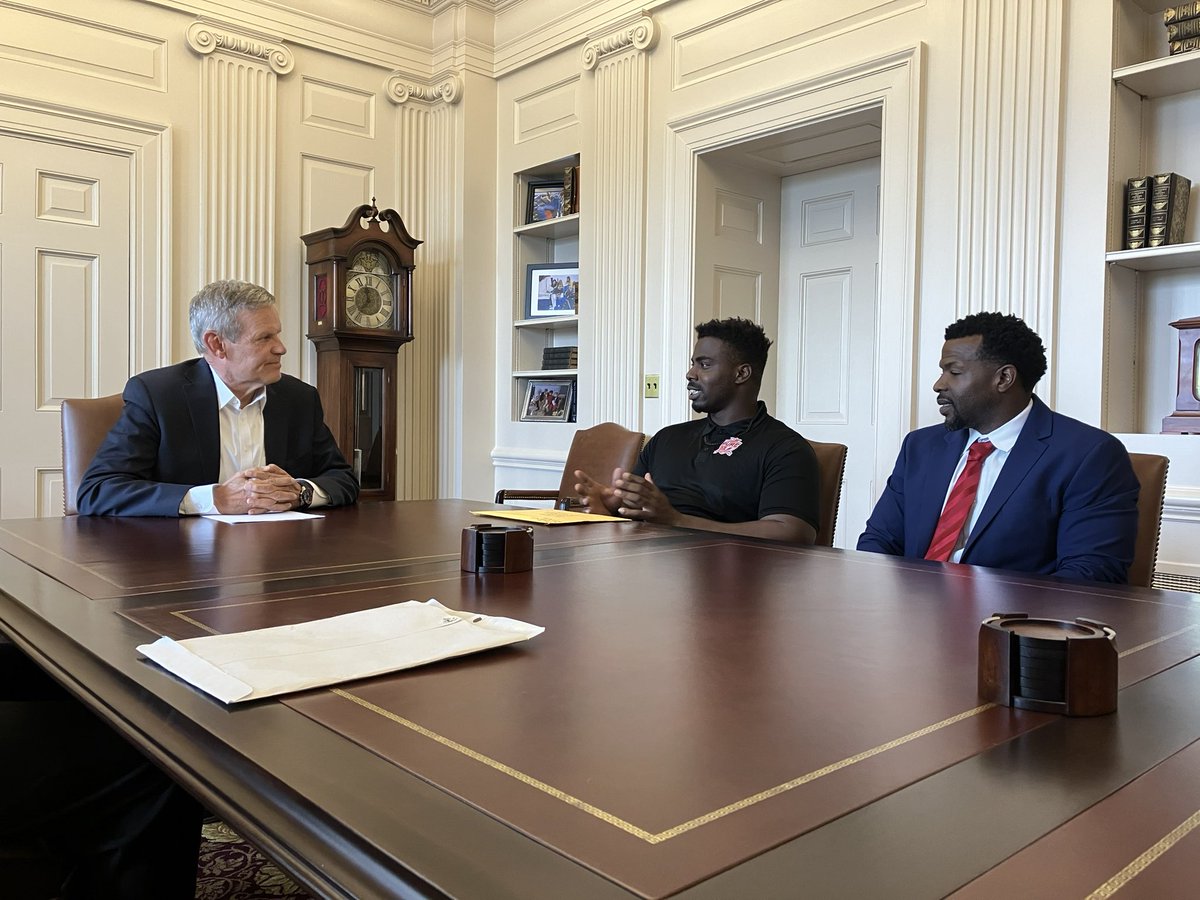 Chris Morris tweet media