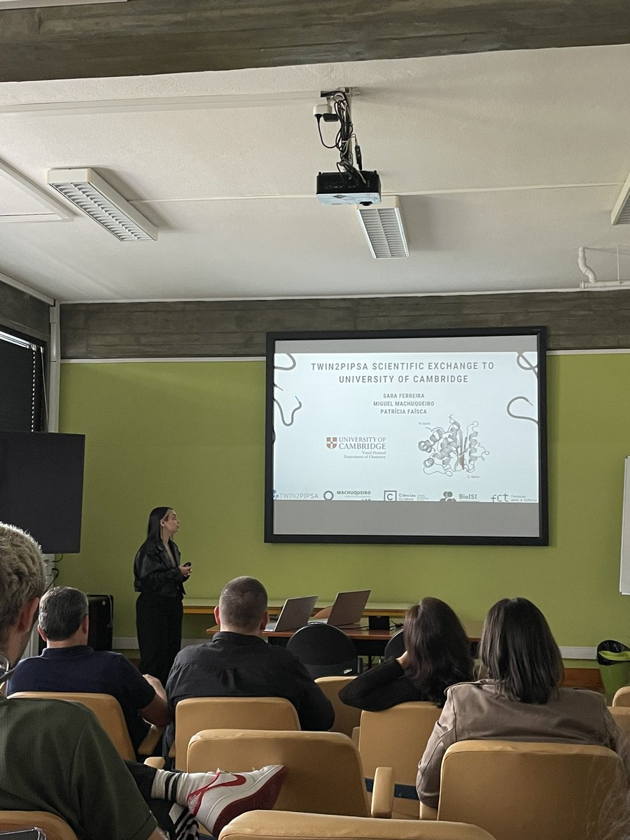 Computational BiopHysics Lab (@machuqueirolab) on Twitter photo Yesterday, our student Sara Ferreira did a presentation on her exchange with the <a href="/Cambridge_Uni/">Cambridge University</a> on the <a href="/TWIN2PIPSA/">TWIN2PIPSA 🇪🇺 Protein Biophysics & Self-Assembly</a> quarterly meeting! Well done 🙌🏻 Yesterday, our student Sara Ferreira did a presentation on her exchange with the <a href="/Cambridge_Uni/">Cambridge University</a> on the <a href="/TWIN2PIPSA/">TWIN2PIPSA 🇪🇺 Protein Biophysics & Self-Assembly</a> quarterly meeting! Well done 🙌🏻