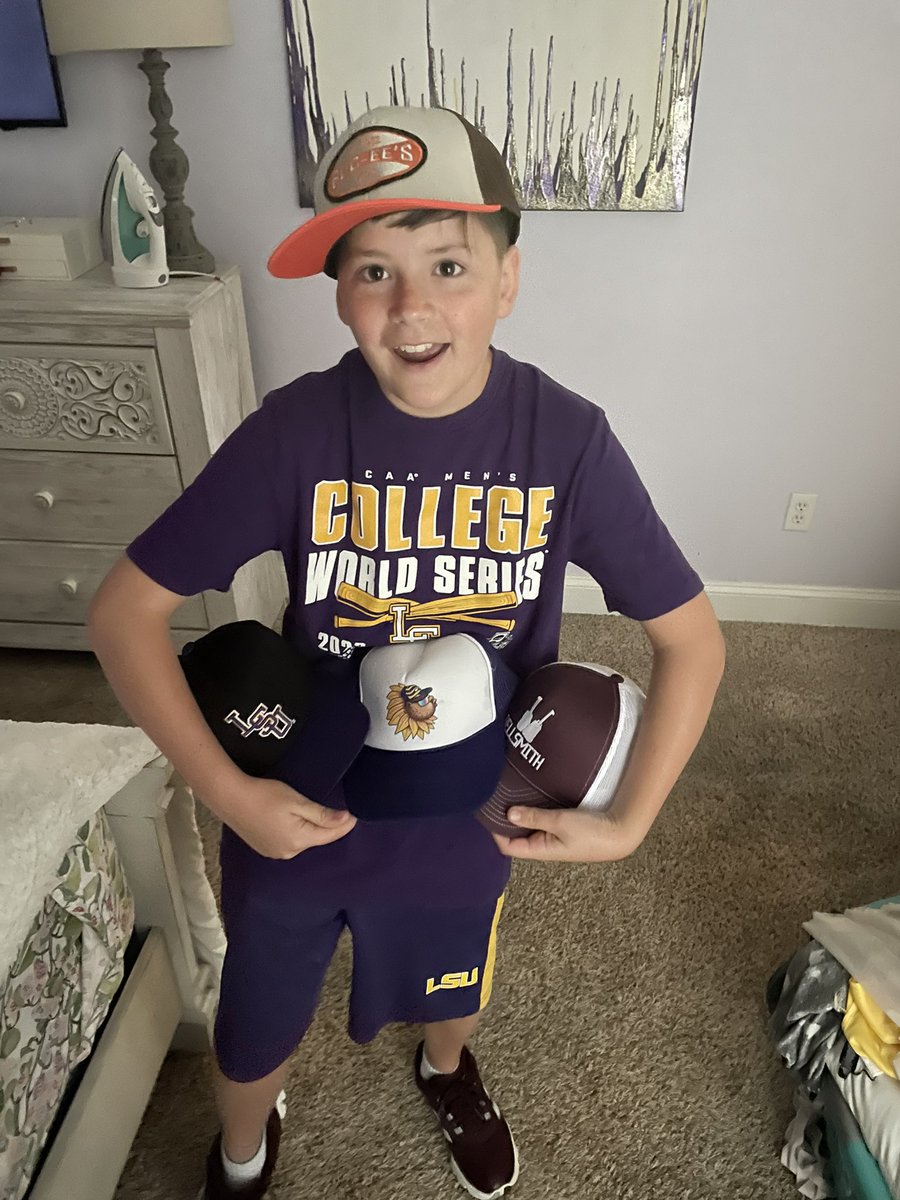 PROducerIOTB's tweet image. I’m such a proud Dad as we leave for #Hoover he shows me he has his #ThePowerhouse hat, @thebellsmith hat, @SpittinSeeds247 hat and @bucees hat 🔥🔥🔥 #HatGame #GrowTheGame