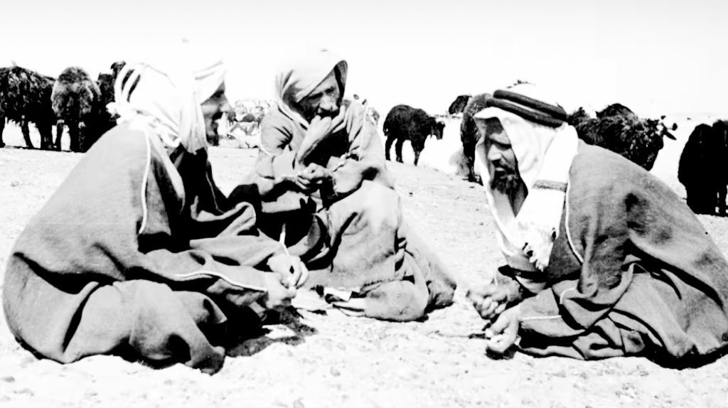 تجاهل الجاهل على شان ترتاح
واسمع من العارف لا منّه تكلّم

لا تندفع تنطح لك صياح بصياح
اصمت وحاول تستفيد وتعلّم