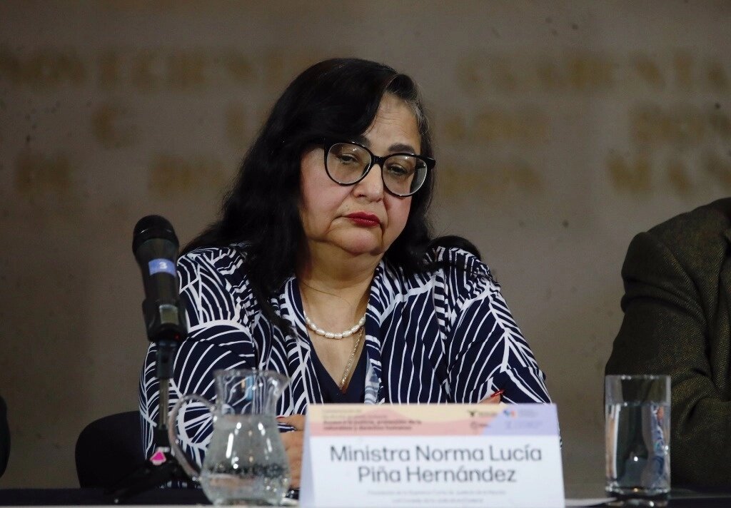 Exige @PartidoMorenaMx renuncia inmediata de Norma Piña

Quebrantar la autonomía del #PoderJudicial, intimidar a magistrados e intervenir en el proceso electoral, las razones: Morena y aliados.

bit.ly/3URorkQ