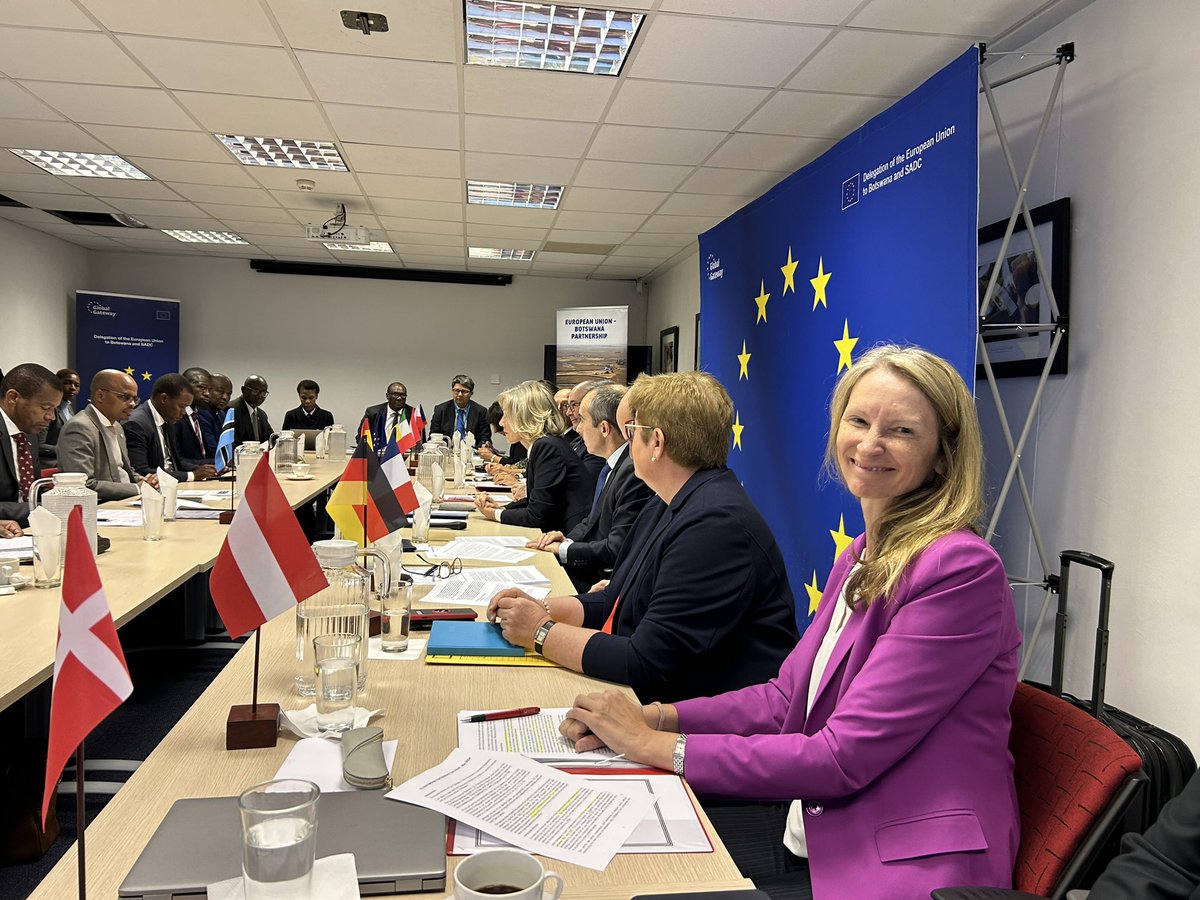koenigsbrun's tweet photo. #TeamEurooe in #Botswana: Fruitful exchange with ๐ง๐ผHon Min Dr Lemogang Kwapa on econ diversification, job creation, green transformation and internat & SADC issues
๐ 1st EU BW Partnership Dialogue ๐ง๐ผ๐ช๐บ
@EUDELBotswana
@MFA_BW
@PetraPereyra
@AustriainZA ๐ฆ๐น
๐ซ๐ท๐ฉ๐ช๐ฎ๐น๐ช๐ธ๐ณ๐ฑ๐ง๐ช๐ฉ๐ฐ๐จ๐ฟ๐ต๐ฑ https://t.co/NSi0IkIATE
