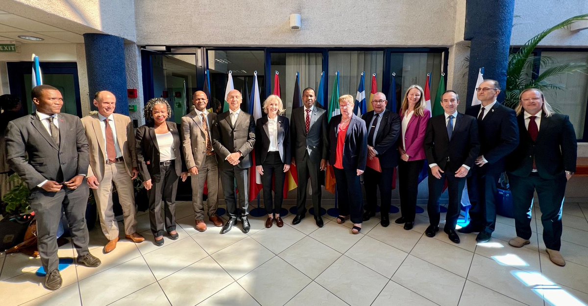 koenigsbrun's tweet photo. #TeamEurooe in #Botswana: Fruitful exchange with ๐ง๐ผHon Min Dr Lemogang Kwapa on econ diversification, job creation, green transformation and internat & SADC issues
๐ 1st EU BW Partnership Dialogue ๐ง๐ผ๐ช๐บ
@EUDELBotswana
@MFA_BW
@PetraPereyra
@AustriainZA ๐ฆ๐น
๐ซ๐ท๐ฉ๐ช๐ฎ๐น๐ช๐ธ๐ณ๐ฑ๐ง๐ช๐ฉ๐ฐ๐จ๐ฟ๐ต๐ฑ https://t.co/NSi0IkIATE