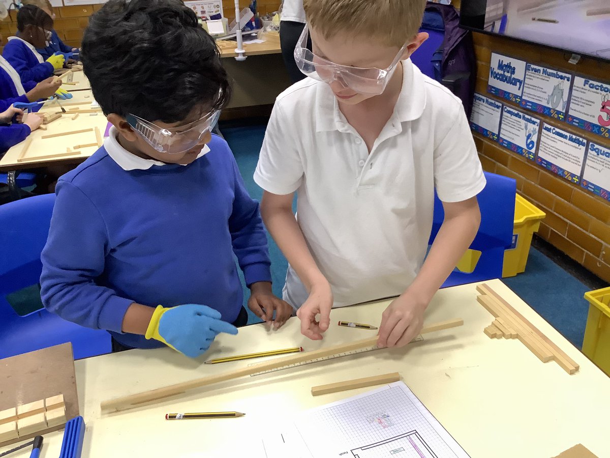 Fabulous partner safety spotting in Year 5 as we began to cut the wood with mitred and butt joints for our marble mazes! @sfsmtweets @SFSM_Y5