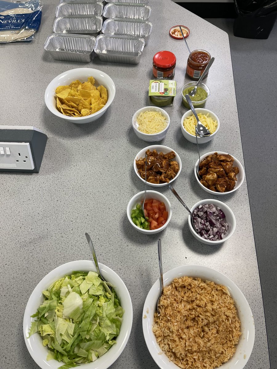 CalderheadHE's tweet photo. Taco’ bout a fiesta in a bowl! 🇲🇽🌮

Good Grub Club enjoying some taco bowls this Wednesday. These went down a treat amongst our regulars 😊 @CalderheadHS https://t.co/n2uMIoVdIl