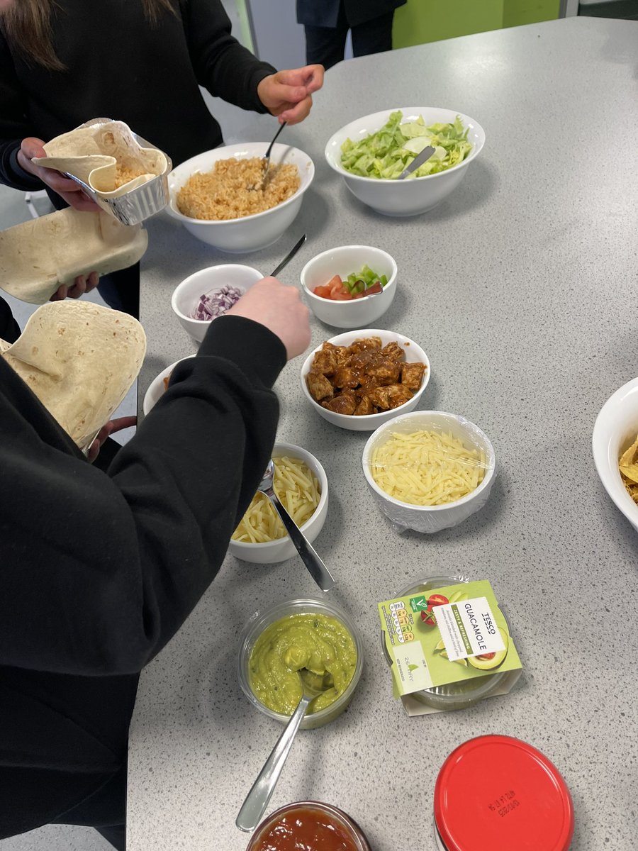 CalderheadHE's tweet photo. Taco’ bout a fiesta in a bowl! 🇲🇽🌮

Good Grub Club enjoying some taco bowls this Wednesday. These went down a treat amongst our regulars 😊 @CalderheadHS https://t.co/n2uMIoVdIl