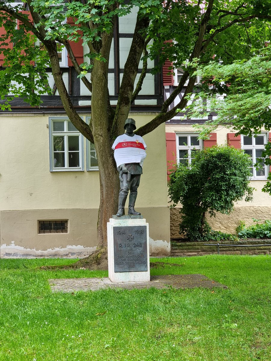 Mein Held des Tages! <a href="/RikyPalm/">Riky</a> <a href="/buzze/">Sebastian</a> <a href="/VfB/">VfB Stuttgart 1893</a>