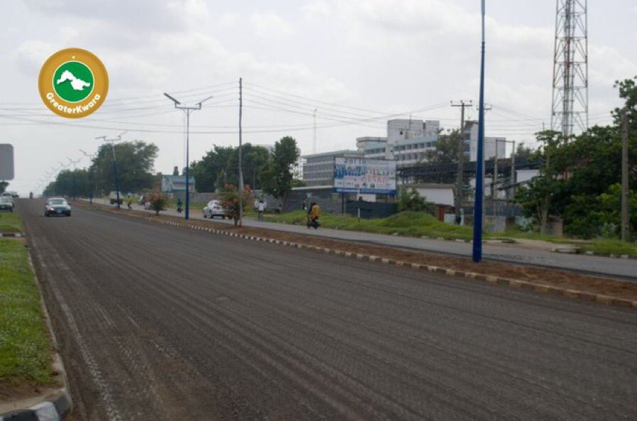 Say all you want about the AbdulRazaq-led administration but you can’t say he’s not working his ass off.

Man has now commenced work on the long-awaited reconstruction of Ahmadu Bello Way Road in Ilorin, signaling a new era of infrastructural transformation in Kwara State.

For a