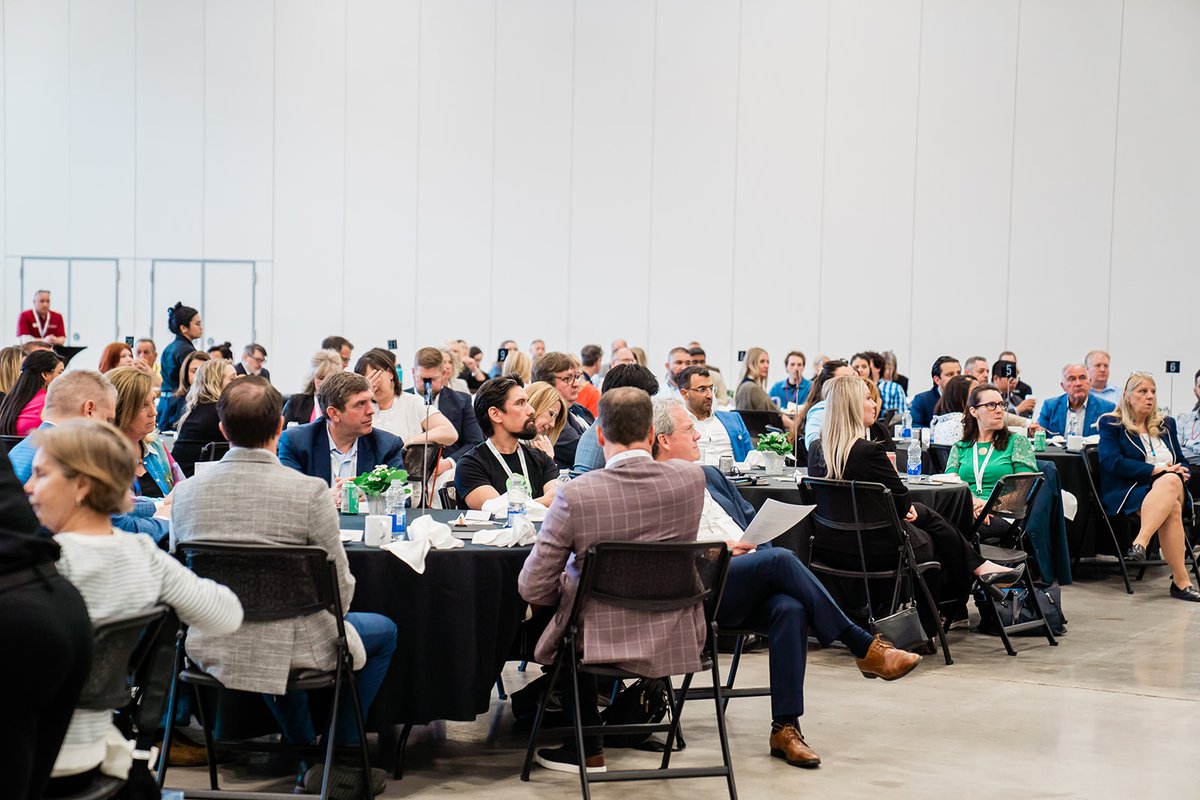 The photo gallery is here! Take a look through our full Niagara Networks &amp; Industry Collaborative photo gallery courtesy of MICHELLE PAQUOT PHOTOGRAPHY.

View the gallery here: southniagaracc.com/gallery/niagar…