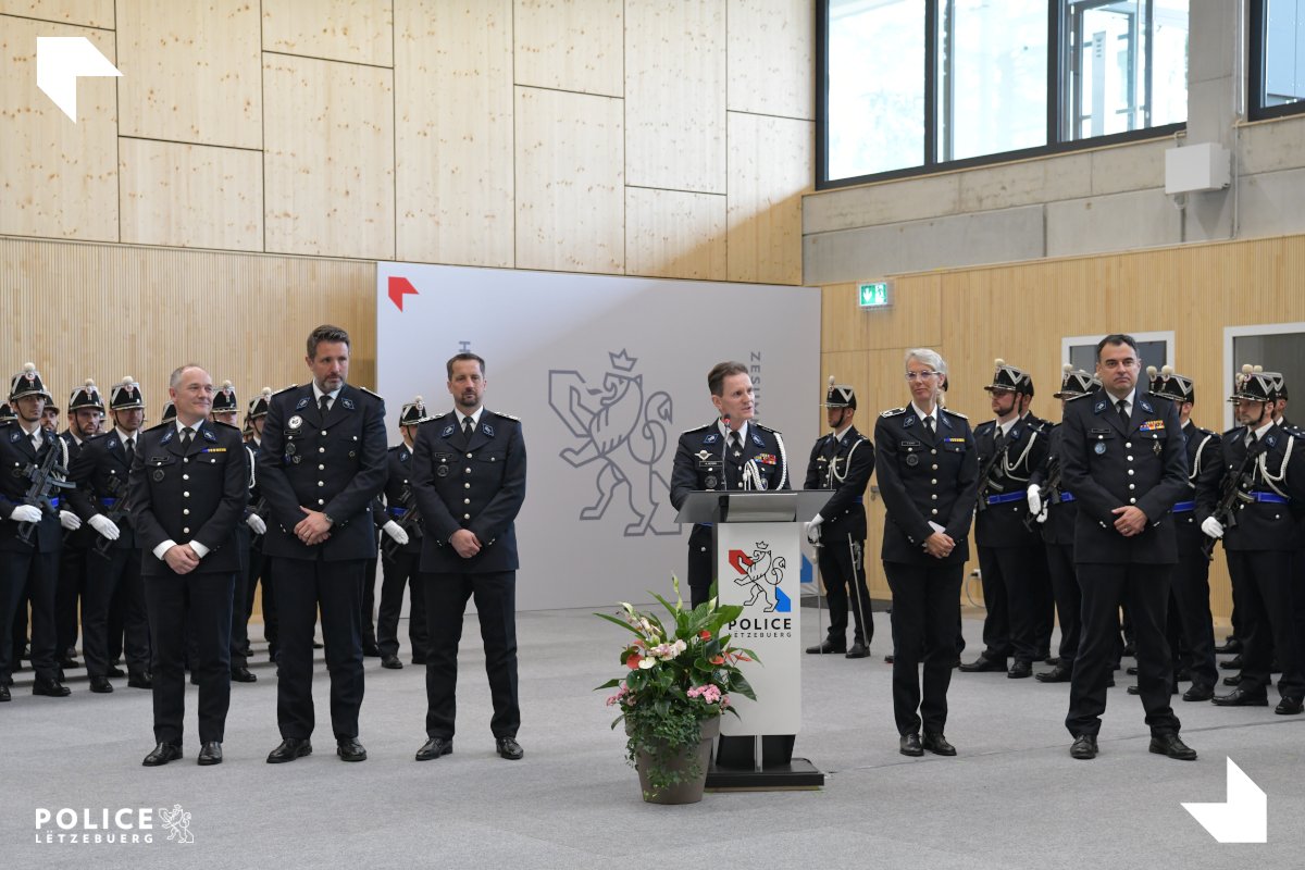 #ZesummenfirIech Haut huet um Findel d’”Remise de Commandement” tëscht dem Generaldirekter vun der Police Philippe Schrantz a sengem Nofollger, dem Pascal Peters a Präsenz vum Inneminister Léon Gloden stattfonnt. En Abléck an d'Zeremonie fannt dir hei: gd.lu/fCL5t7