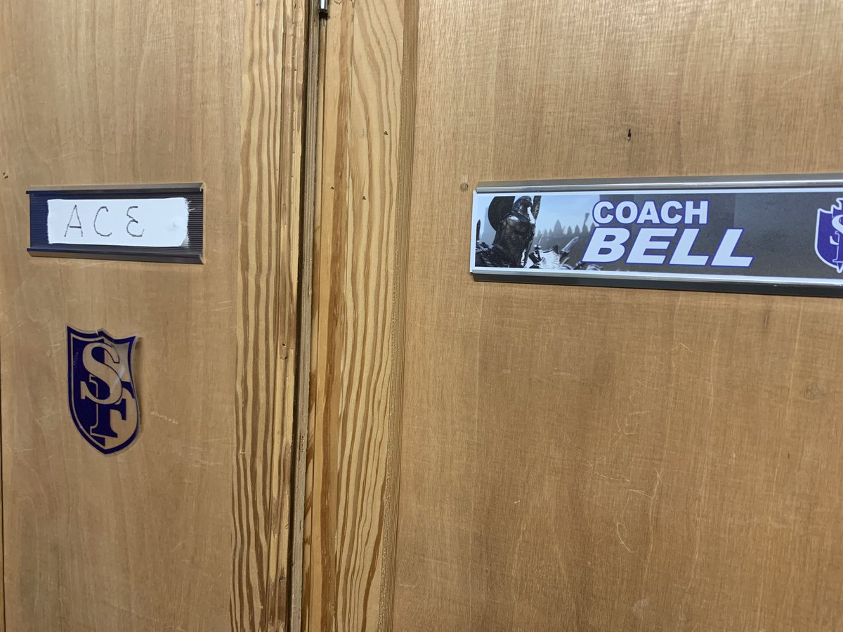 AaronsAces's tweet photo. 51 years of barbells and knowledge.  What a career as my strength coach Billy Bell hangs up the whistle today. The stories he has shared over the years. A special feature on my good friend tonight @KNOE8 “You want a piece of candy?”  @SFWarrior_Radio @k104scoreboard https://t.co/0Uvq0hsSFa