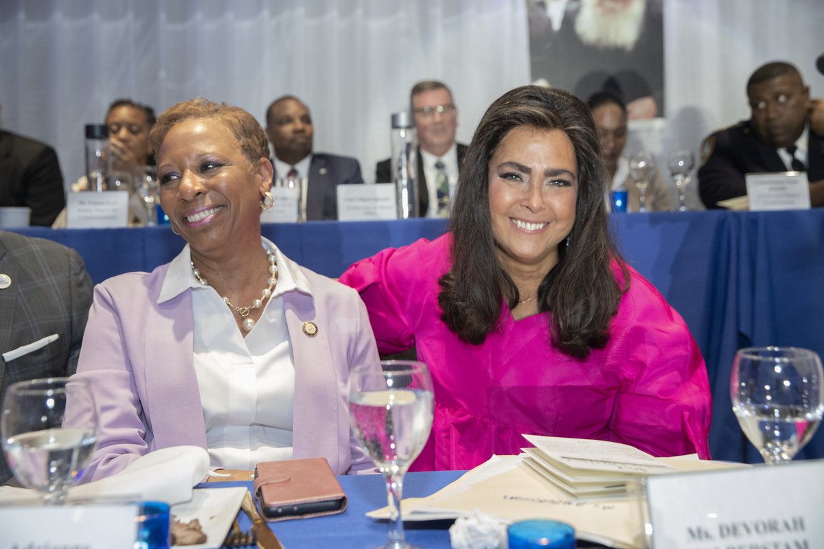 NYCSpeakerAdams's tweet photo. At @JCMBrooklyn, generations of young people can learn about Jewish culture and history. Their work is critical to fostering a kinder and more accepting city. 
  
Honored to celebrate an important NYC institution and recognize @Amareisreal with the Guest of Honor Award! https://t.co/eEuX4PPgAD