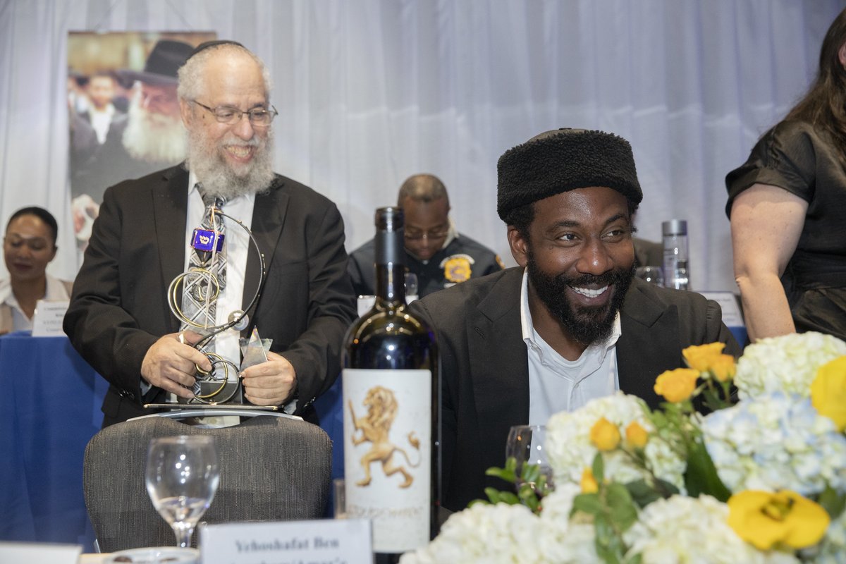 NYCSpeakerAdams's tweet photo. At @JCMBrooklyn, generations of young people can learn about Jewish culture and history. Their work is critical to fostering a kinder and more accepting city. 
  
Honored to celebrate an important NYC institution and recognize @Amareisreal with the Guest of Honor Award! https://t.co/eEuX4PPgAD