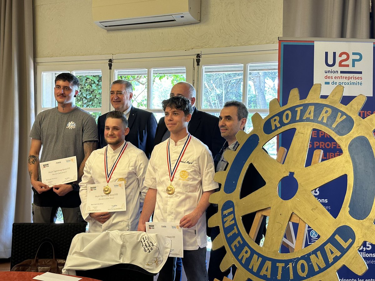 Xavier_Baudry's tweet photo. 🏆#Perpignan | Cérémonie de remise des « Prix de l’#Apprentissage » du @RotaryFR - Club Perpignan et de l’#UPA66 - Jean Alsina, au Clos des Lys, en présence de nombreuses personnalités du monde l’entreprise.

👏Félicitations aux 3 apprentis, lauréats de l’année 2024 !🏅 https://t.co/J46zyX9Hri