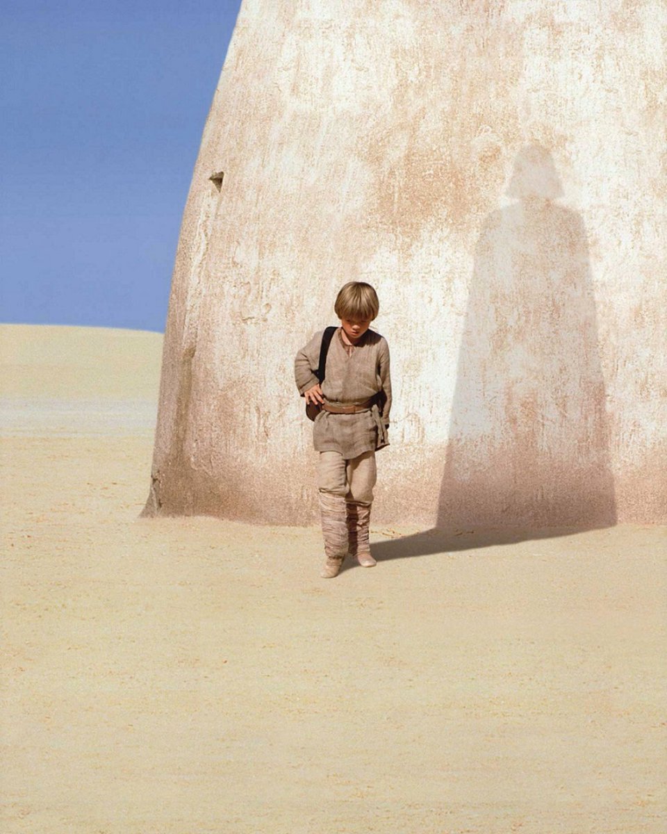 The coolest movie posters of all time - a thread 🧵 1. Star Wars: Episode I (1999)