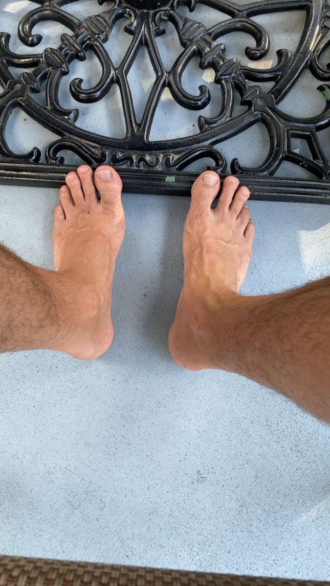 kingglevi's tweet photo. Big feet, big dick. Who's hungry. https://t.co/wmTj8Z1Tco