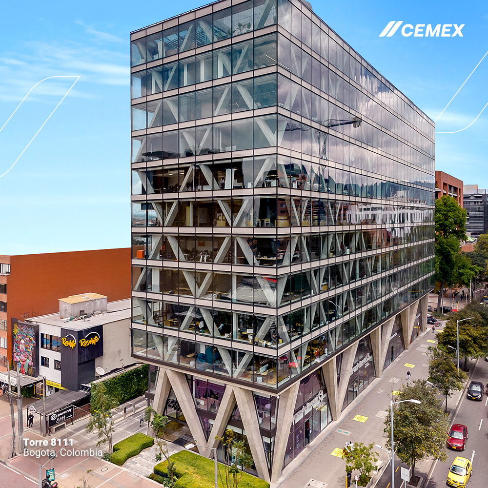 A diagrid, or diagonal grid, is a structure that enhances a building's ability to manage loads and resist forces during an earthquake. We can find an example of this efficient engineering solution in Torre 8111. Learn more about our building solutions at cmx.to/3EtyvZf