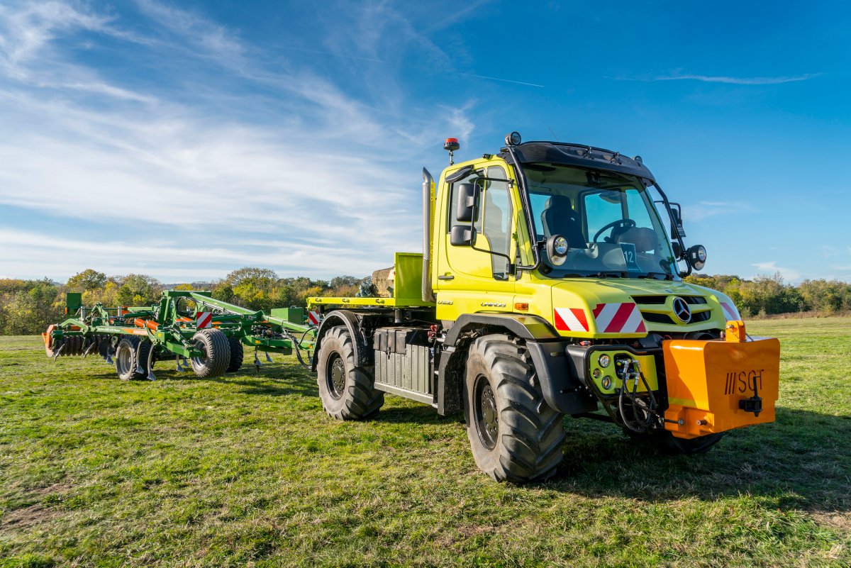 Stressing about summer? Beat the heat with a cool ‘Mog.

As the warmer months creep closer, the Unimog’s integrated air-conditioning system will help you keep your cool while getting the job done efficiently.

#Unimog #Unimoglife