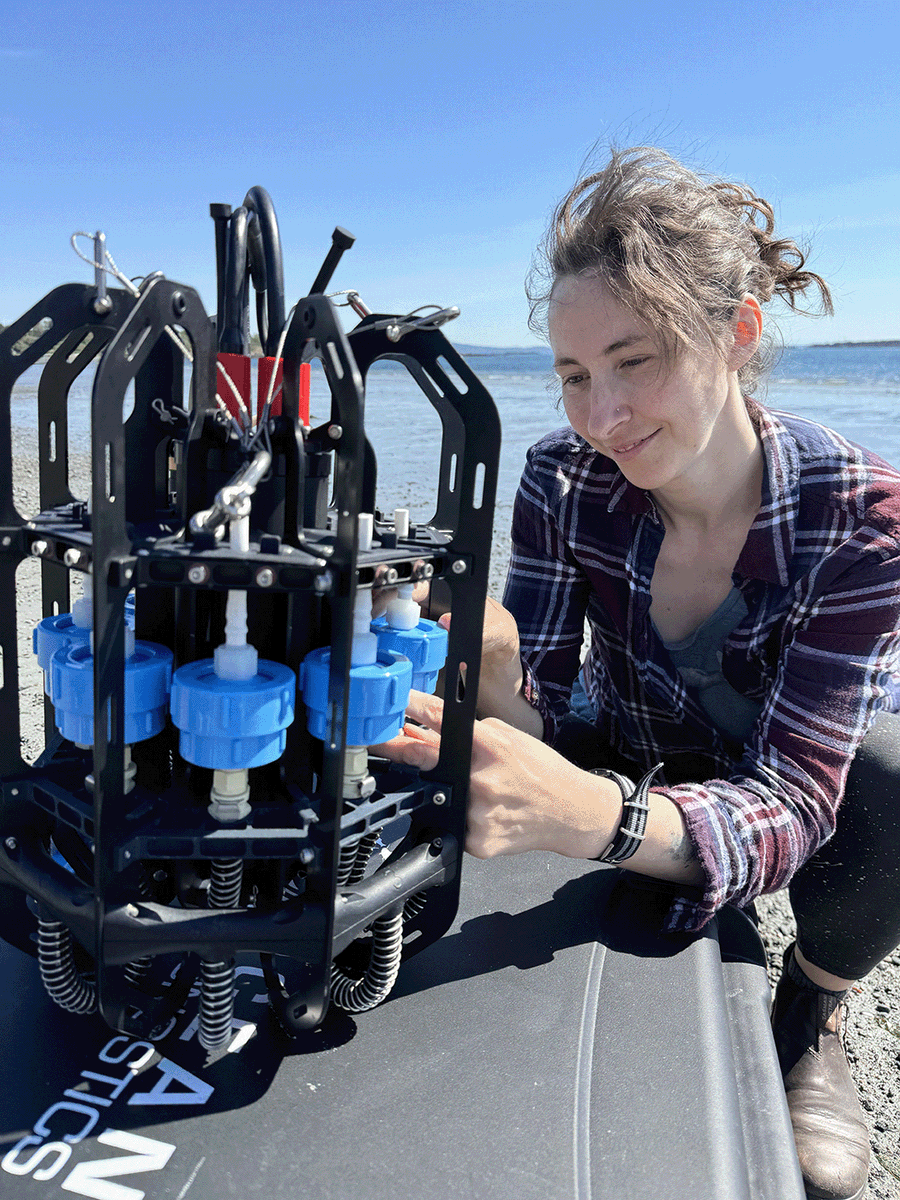 oceandiagnstics's tweet image. Can DNA prevent #biodiversity loss? Curious researcher Susan Anthony is applying genomics to expand Salish Sea salmon conservation using our first-of-its-kind automated #conservationtechnology to collect #environmentalDNA. Read the story at hubs.ly/Q02xv3Sk0 
#eDNA #SDG14