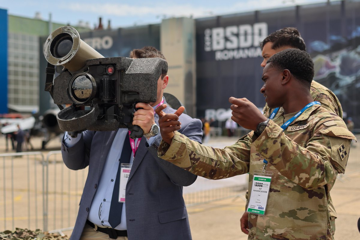 #HappeningNow: The Black Sea Defense, Aerospace and Security International Exhibition in Bucharest, Romania... We are pleased to greet Kathleen Kavalec, the U.S. Ambassador to Romania (@USAmbRO), and present the @USArmy's powerful battle platforms. 🇺🇸 & 🇷🇴 are #StrongerTogether.