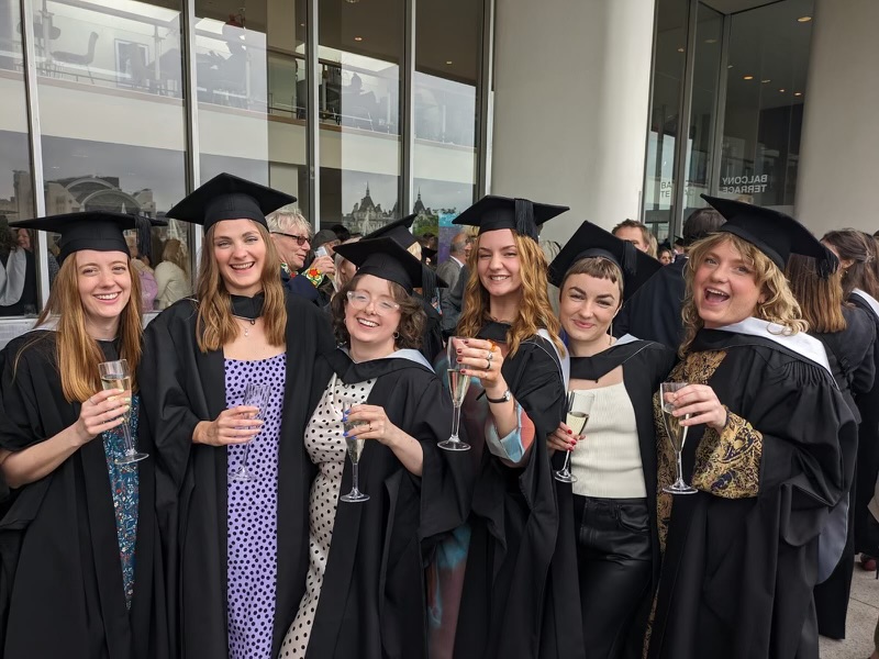 A lovely day of celebrations, graduating from the @MascUcl course #creativehealth 

Cherry on top was being awarded a distinction, couldn't have done it without my fellow 2021-23 part timers 💜