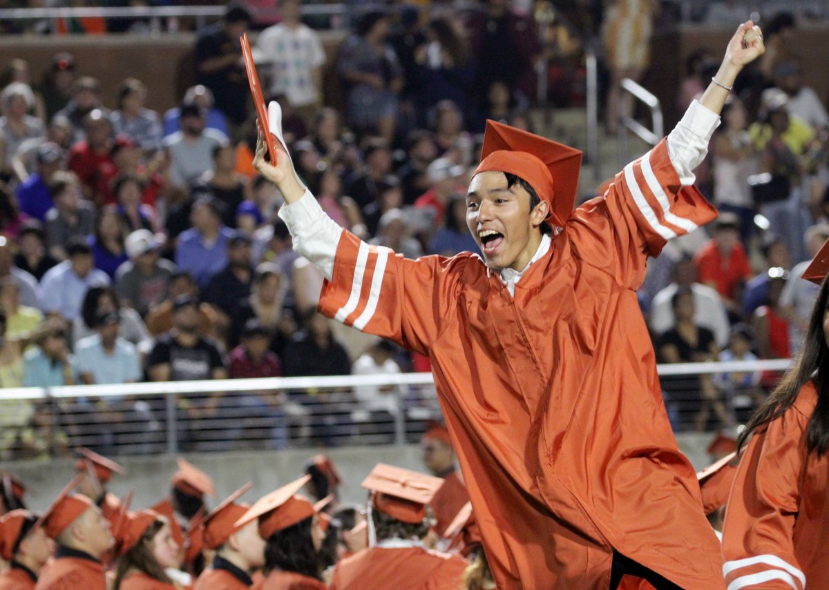 Graduation night was amazing!

Check out our photo gallery

jacketnews.com/3373/showcase/…

Congrats Grads!