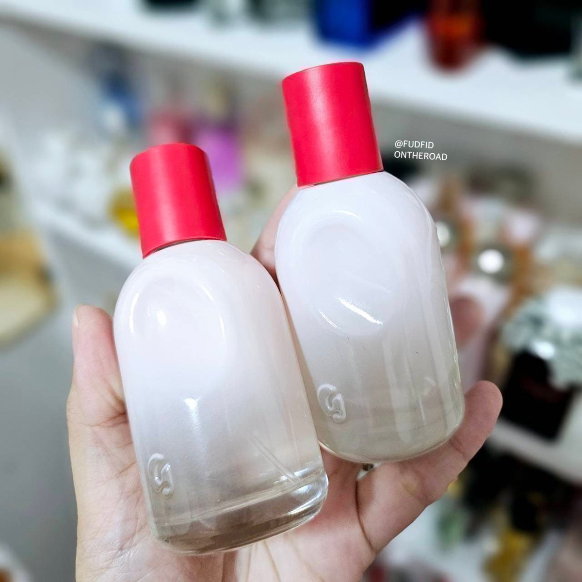 แบ่งขาย Glossier You EDP
รุ่นหายาก กลิ่นแปลกแต่เก๋เหมาะกับคนที่ชอบมัสก์กี้สะอาดๆ แป้งอ่อนๆ ฟีลกลิ่นผิวกลิ่นเนื้อหอมๆ ละมุน ดูน่ารักน่าถนุถนอม ความพิเศษคือฉีดที่ใครก็จะได้เป็นกลิ่นหอมเฉพาะตัวของคนนั้น ไม่ซ้ำกันค่ะ🤍
2ml210
5ml370
10ml570
#น้ำหอมแบ่งขาย #น้ำหอมแท้ #รีวิวน้ำหอม