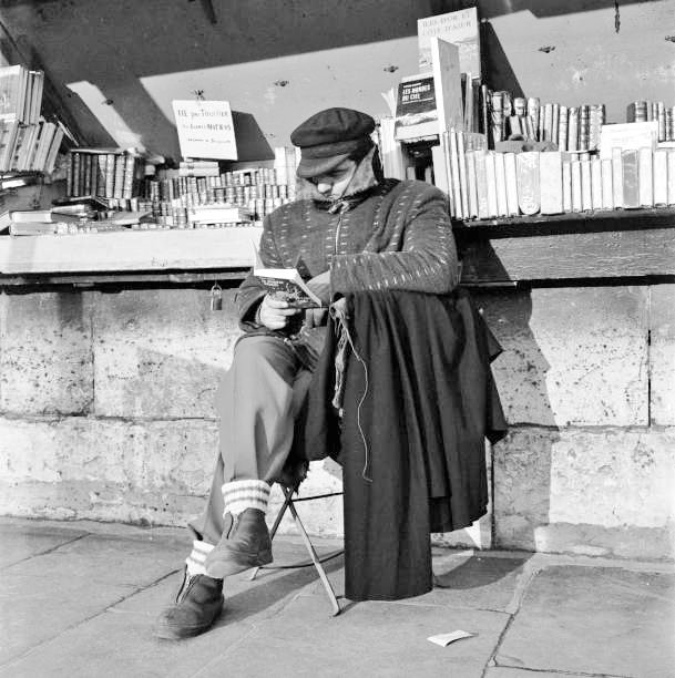 Gunter R. Reitz. Bouquiniste sur les quais de la Seine 1961