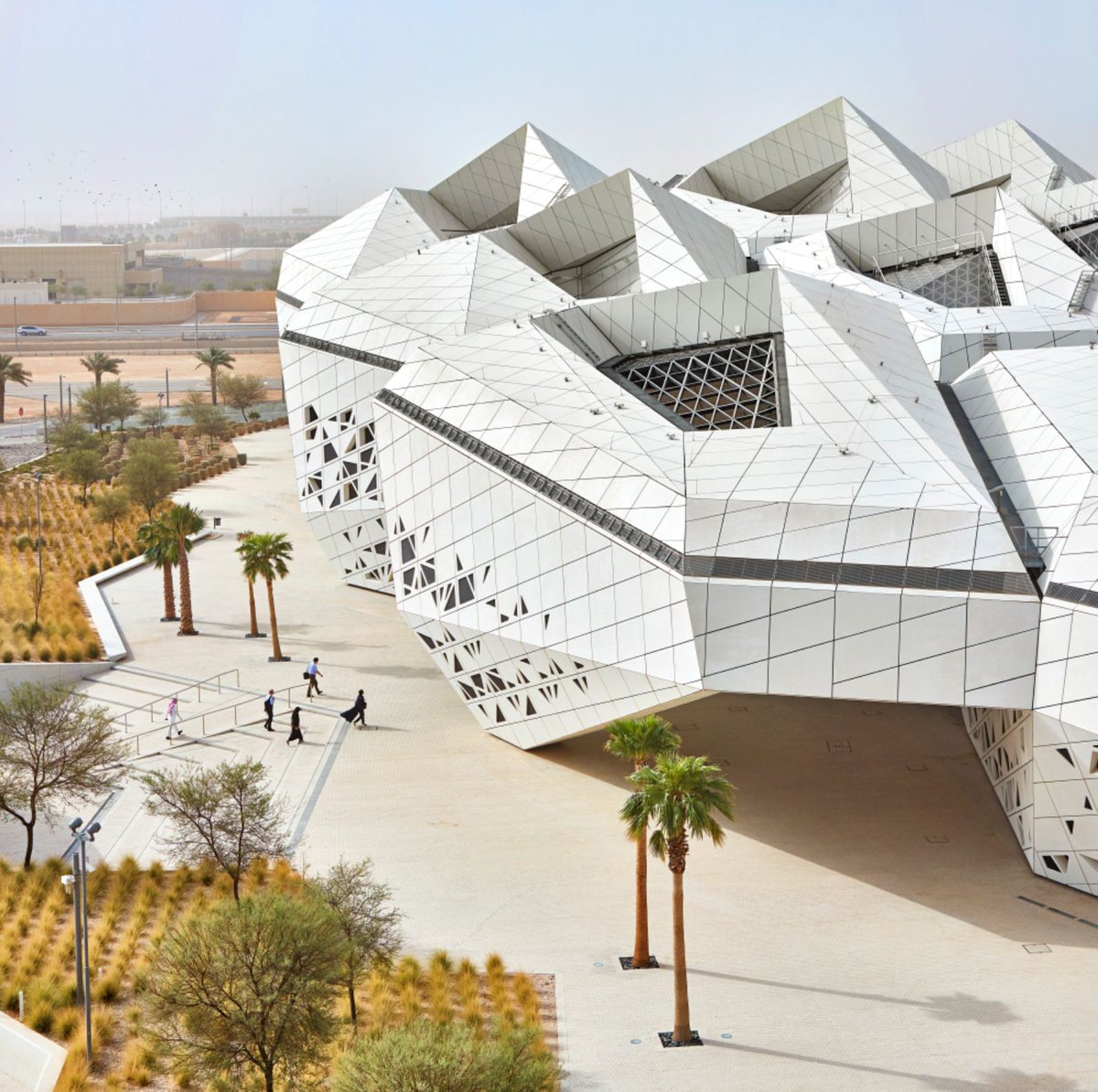 aasarchitecture's tweet photo. KAPSARC by Zaha Hadid Architects
#researchcenter #energycenter @zahahadidarchitects
https://t.co/xEMoJeElDV
VIDEO https://t.co/rJBvlAxu3g https://t.co/e90cnysqJc
