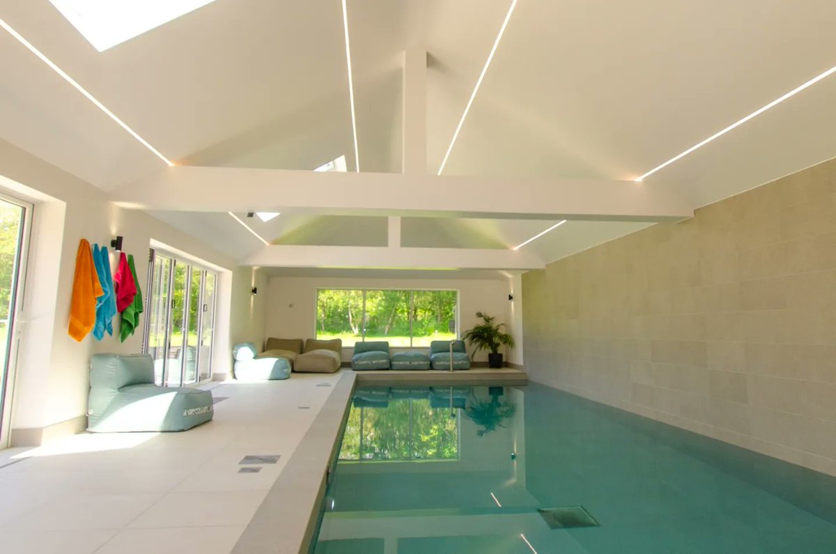 We completed this beautiful indoor pool in 2022. 😍 We love creating pool spaces for relaxing, exercising and entertaining. This indoor pool has been used year round by the family.

#swimlife #luxurypool #bedfordshire #swimmingpools #relax #exercise #entertain #bluecubepools