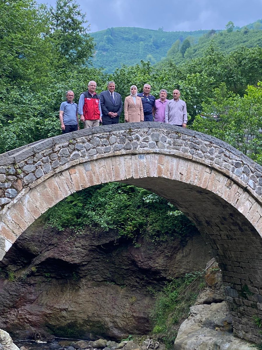 İlçe Kaymakamımız Sn. Hatice ÜSTÜN 23.05.2024 günü Kestane mahallesinde bulunan Tarihi Dayınlı Kemer Köprüsü ve Tarihi Merkez Camisini ziyarette bulunmuştur. Mahalle sakinleri  ile buluşan Sn.Kaymakamımız talep ve şikayetleri  dinlemiştir.