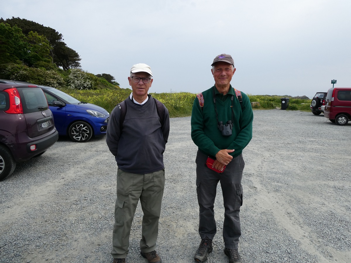 Guernsey_NC's tweet image. A huge thank you to all the experts who came along to the BioBlitz on Tuesday to search for as many species as possible in 24 hours.
#bioblitz #naturerecording #butterflies #moths #birds #plants #marinelife #mammals #insects #spiders