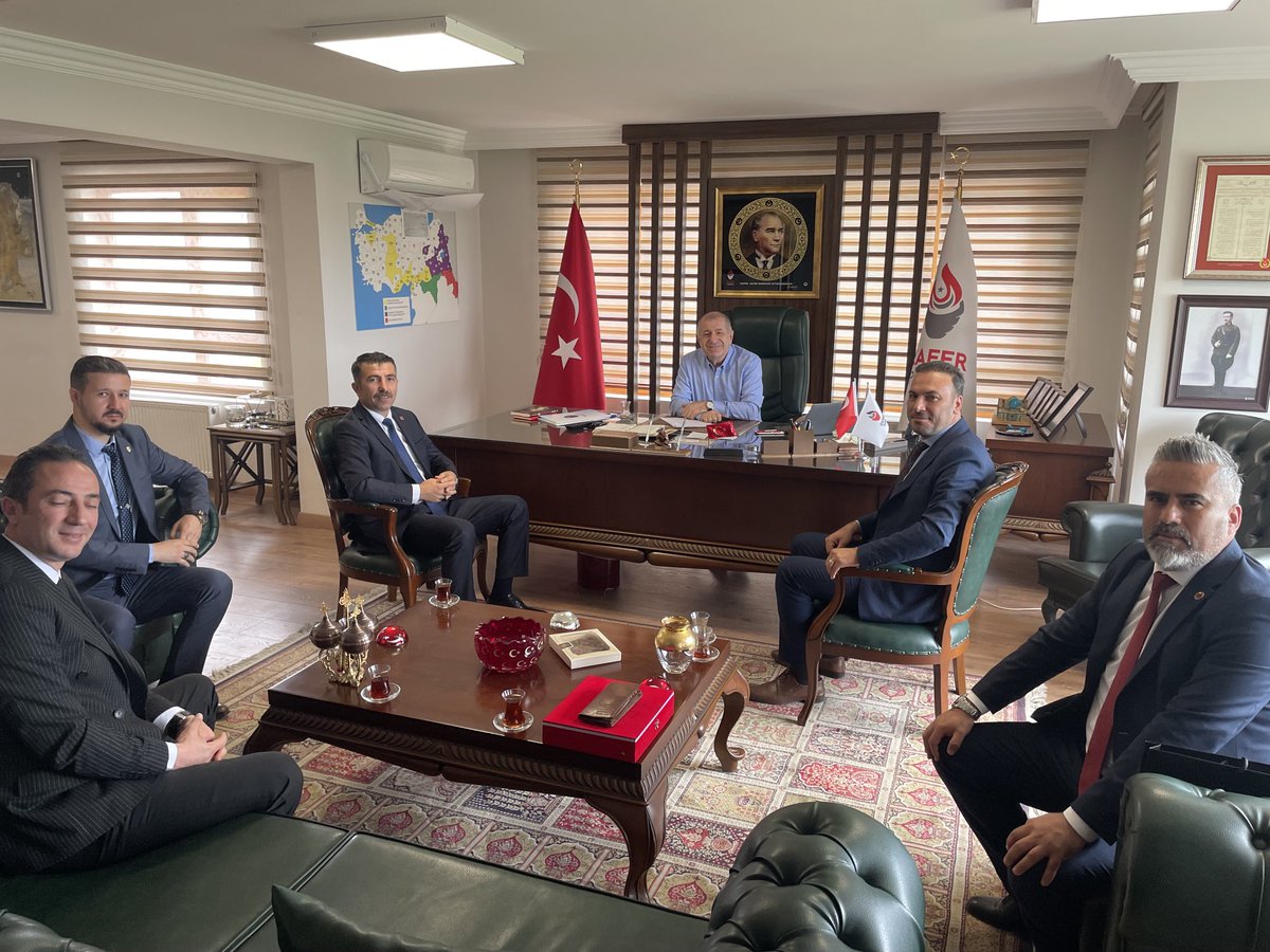 Emniyet Teşkilatı Sendikası yönetim kurulu ziyaretimize geldi. Türk polisinin sorunlarını konuştuk. ⁦@zaferpartisi⁩
