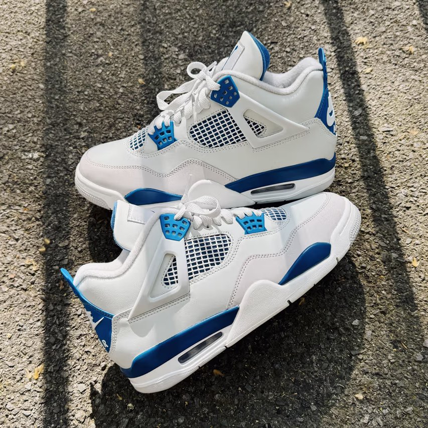 The Jordan 4 Retro 'Industrial Blue' is available on Foot Locker CA in men's sizing 🇨🇦 

footlockerca.ldw66v.net/R5Mqb9