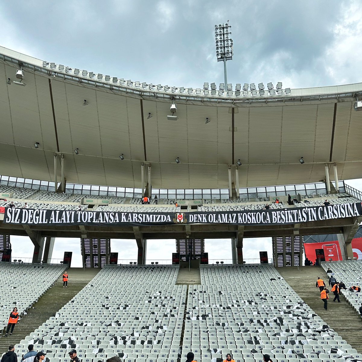 carsi_bursa's tweet photo. KOSKOCA BEŞİKTAŞ ÇARŞI'SI!
#NewBanner #VurPençeniKupaya https://t.co/NO5nIoX7ik