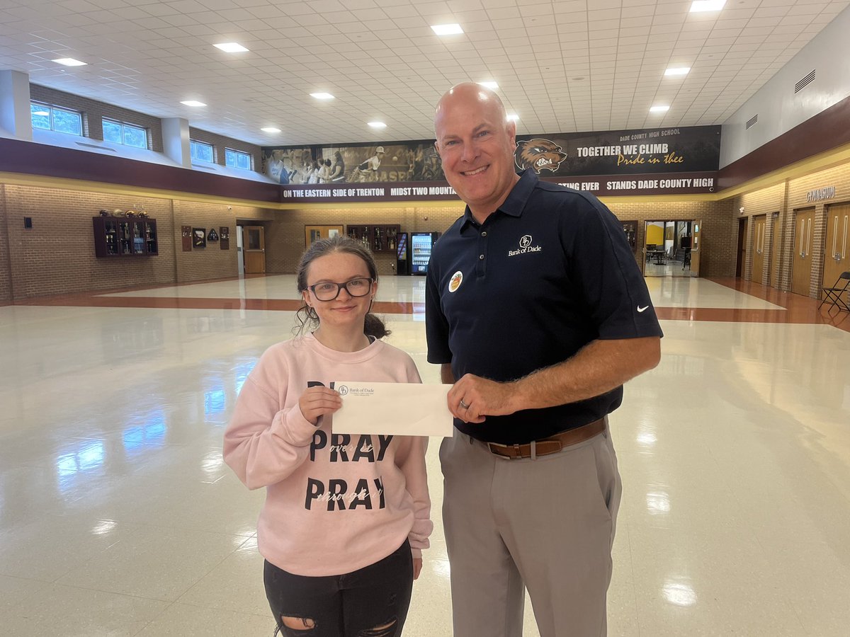 THANK YOU Bank of Dade for supporting our FCCLA program. Shannon Henry presented Gracelyn Langley with $100 for being the top salesperson in our recent Vidalia Onion fundraiser.
#TeamDadeGA