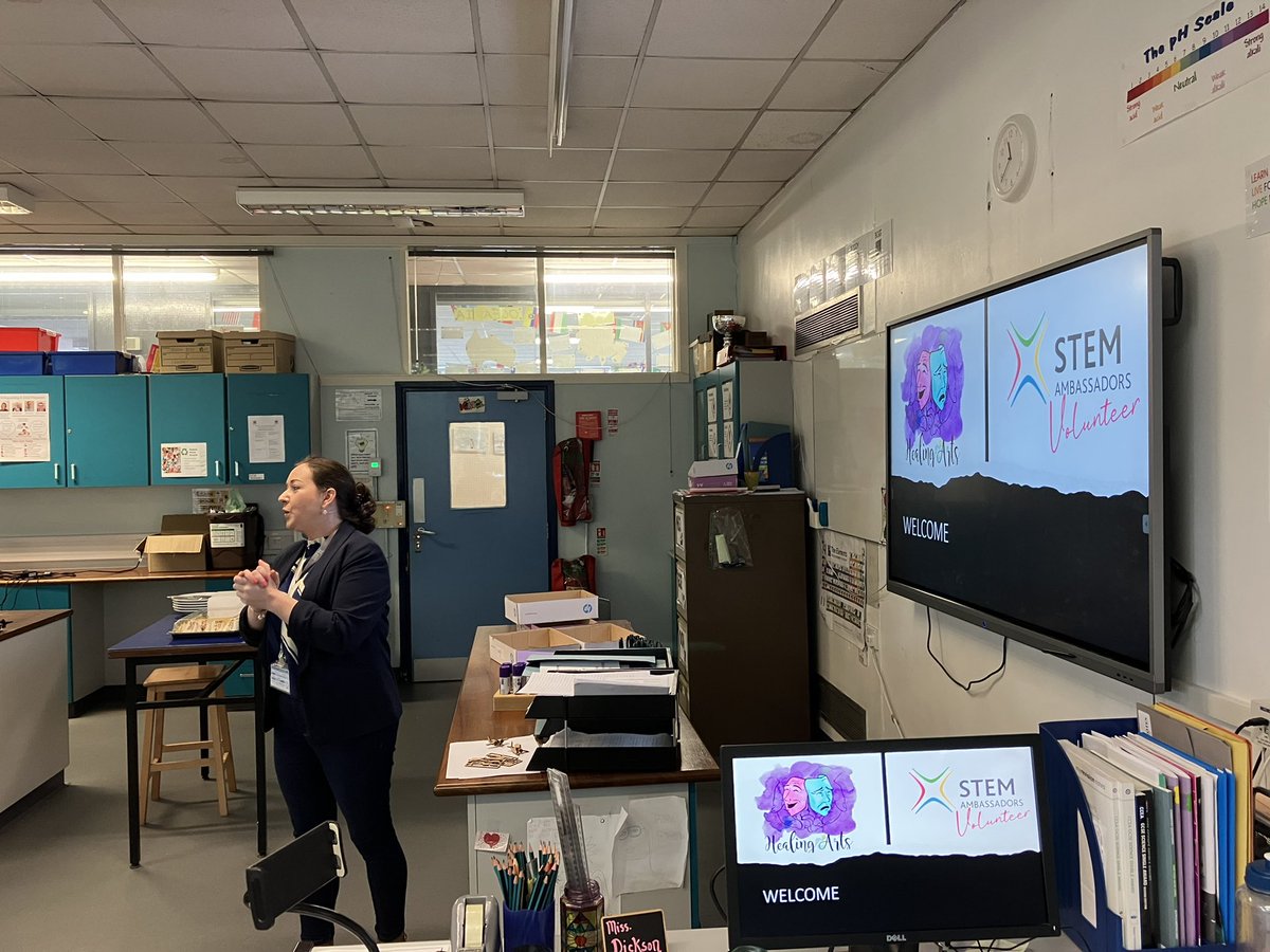 STEMHubNI's tweet photo. Fantastic day @dundonald_high facilitating a World Around Us CPD day as part of the @Pulsar_NI ENTHUSE Partnership🥼lots of learning and fun 🤩 huge thank you to all teachers, Dr @AnnaMonaghan12 &amp; the superb @HealingArtsNI ⭐️#STEM #ENTHUSE #WAU https://t.co/thRyKLXgt9
