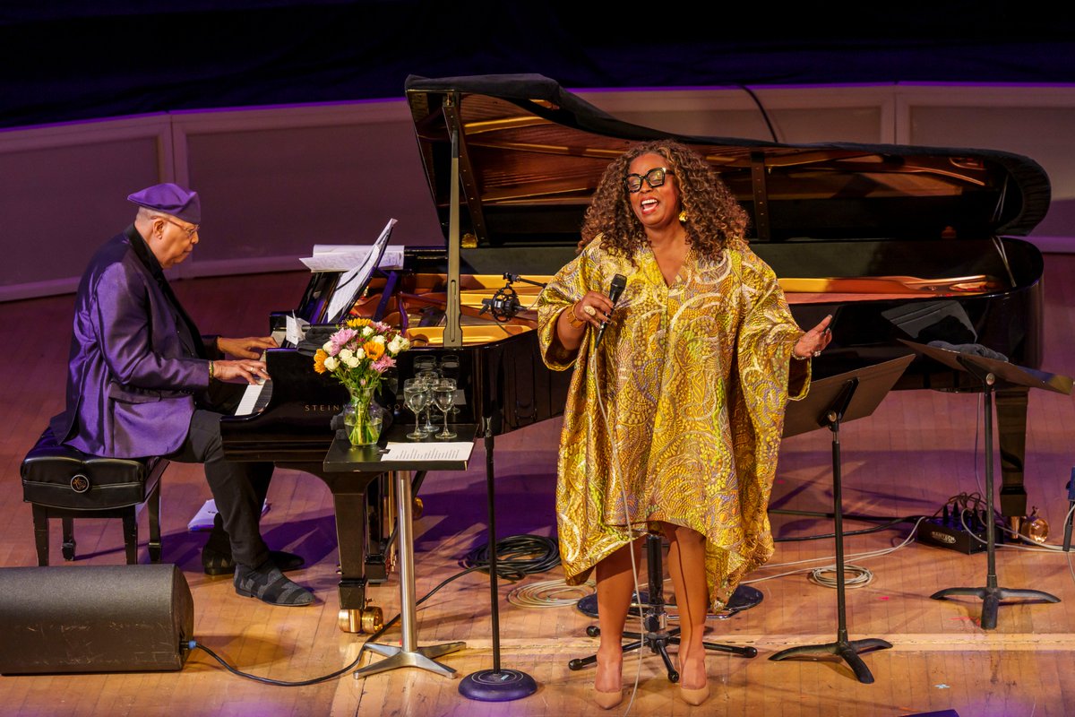 Chicago Symphony Orchestra (@chicagosymphony) on Twitter photo With 13 Grammy Awards between them, jazz stars Dianne Reeves (vocals), <a href="/chuchovaldes/">Chucho Valdés</a> (piano) & <a href="/joelovano/">Joe Lovano</a> (saxophone) drew an enthusiastic crowd to close out the 2023/24 Season of SCP Jazz last Friday, performing an intimate set of duets spanning generations.
📷: <a href="/toddrphoto/">Todd Rosenberg</a> With 13 Grammy Awards between them, jazz stars Dianne Reeves (vocals), <a href="/chuchovaldes/">Chucho Valdés</a> (piano) & <a href="/joelovano/">Joe Lovano</a> (saxophone) drew an enthusiastic crowd to close out the 2023/24 Season of SCP Jazz last Friday, performing an intimate set of duets spanning generations.
📷: <a href="/toddrphoto/">Todd Rosenberg</a>