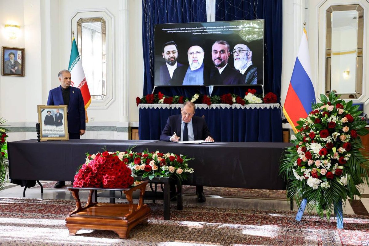 ✍️ FM Sergey Lavrov signed the book of condolences at the residence of Iran's Ambassador in Moscow. ✉️ I will always cherish the memory of my meetings with the President & the FM of Iran. They were the true patriots of their country & people. Full text - t.me/MFARussia/20300
