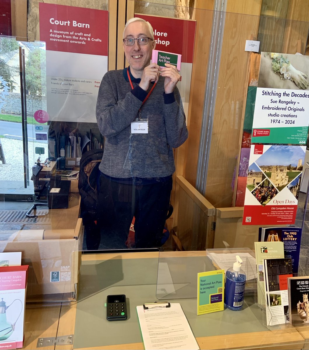 courtbarnmuseum's tweet photo. Huge thanks to @artfund for our edible @TonysChocoUK_IE chocolate ArtPasses!

#ArtFund gives so many museums, from the smallest to the largest, a voice on the national stage.

Our lovely Front of House volunteers Danny and Aniko were very pleased to receive this tasty treat 🍫 https://t.co/RaLuTjI0oJ