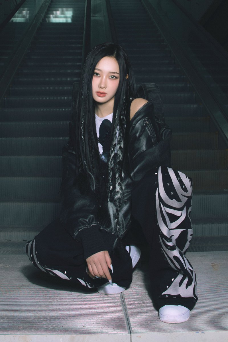 aespa_official's tweet photo. aespa 에스파 'Armageddon' Unknown GISELLE

aespa 에스파 The 1st Album 〖Armageddon〗
‘Armageddon’ ➫ 2024.05.27 6PM (KST)

💿 https://t.co/mebaOfaW7I
🔗 https://t.co/8IVqBeE9vE

#aespa #æspa #에스파
#GISELLE #지젤
#Armageddon #aespaArmageddon
#Supernova #aespaSupernova https://t.co/GUtunnT2BI