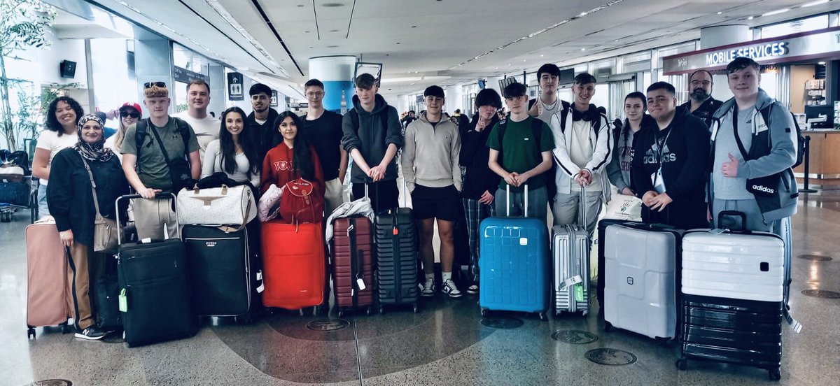 16 students from TLZ and CKs have landed safely in USA🇺🇸 They will be partaking on a study tour in San Francisco and LA for two weeks exploring the working world of business and IT. Such an amazing opportunity for all involved. 

<a href="/coleggwent/">Coleg Gwent</a> <a href="/JoelMorgan81/">Joel Morgan</a> <a href="/ChallengeAbroad/">Challenges Abroad</a>