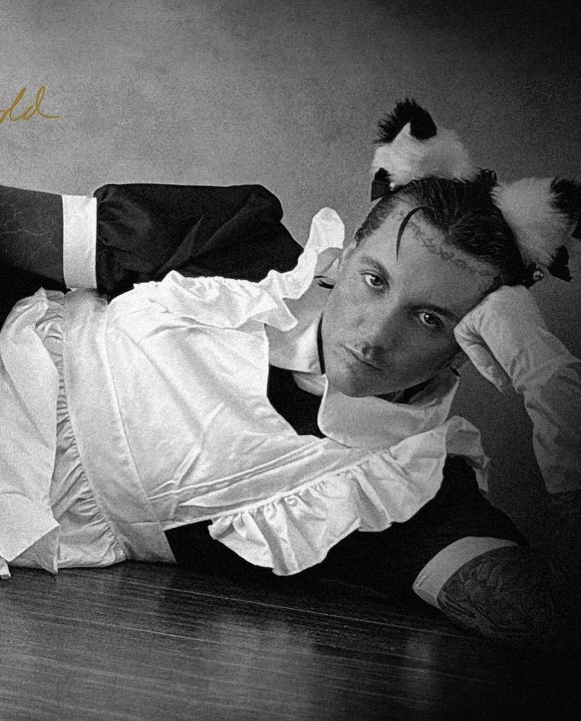 bmthstanforlife's tweet photo. everyone oli sykes maid fit is here https://t.co/9wKMphJvoP