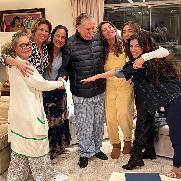 Silvio Santos e suas 6 filhas - Foto: Reprodução/Instagram
