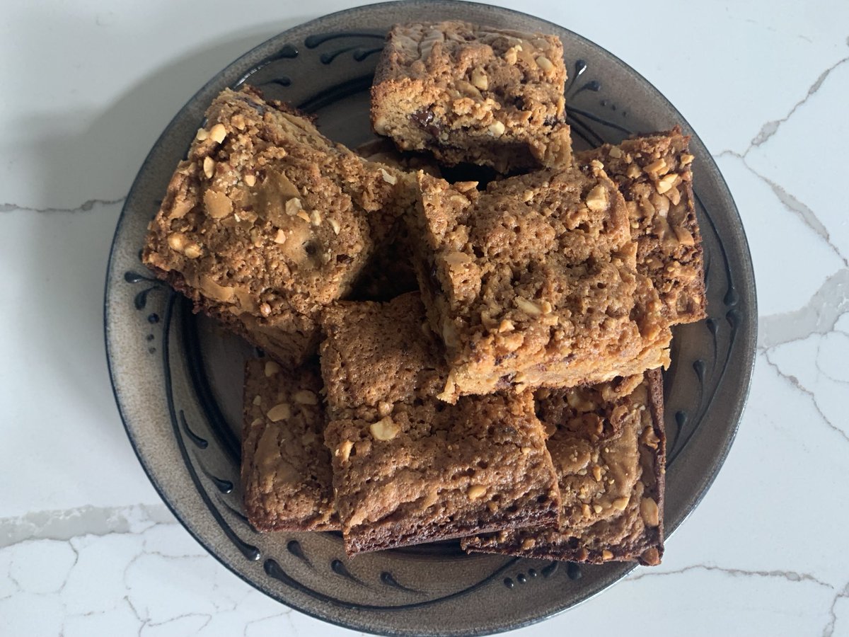 Thursday BakeDay. Peanut butter blondies with chocolate chips.  Guests for the weekend. This will be great with vanilla ice cream I made yesterday. 🥜🥜